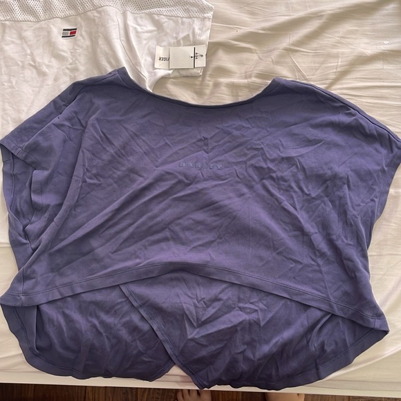 TOMMY HILFIGER AND OAKLEY WORKOUT SHIRTS - Picture 2 of 6